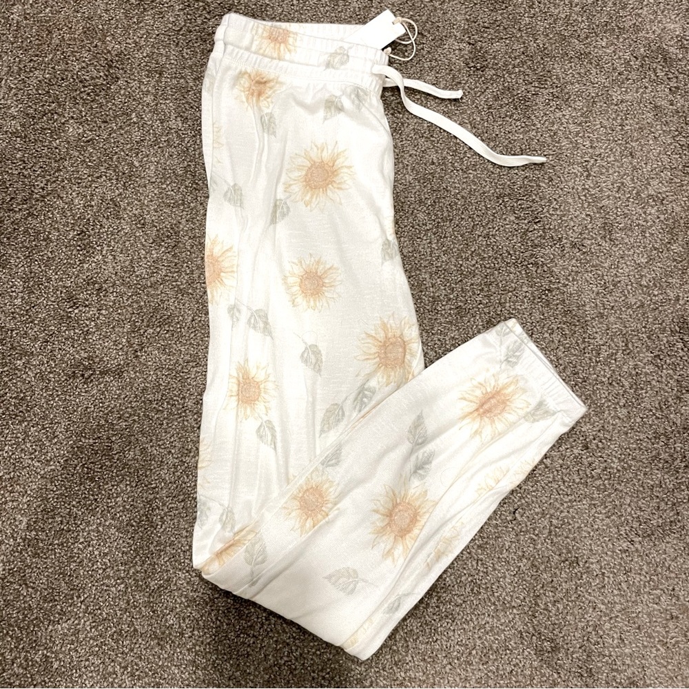 NWT Soft Floral Sweatpants